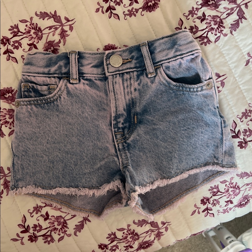Stylish Frayed Denim Shorts